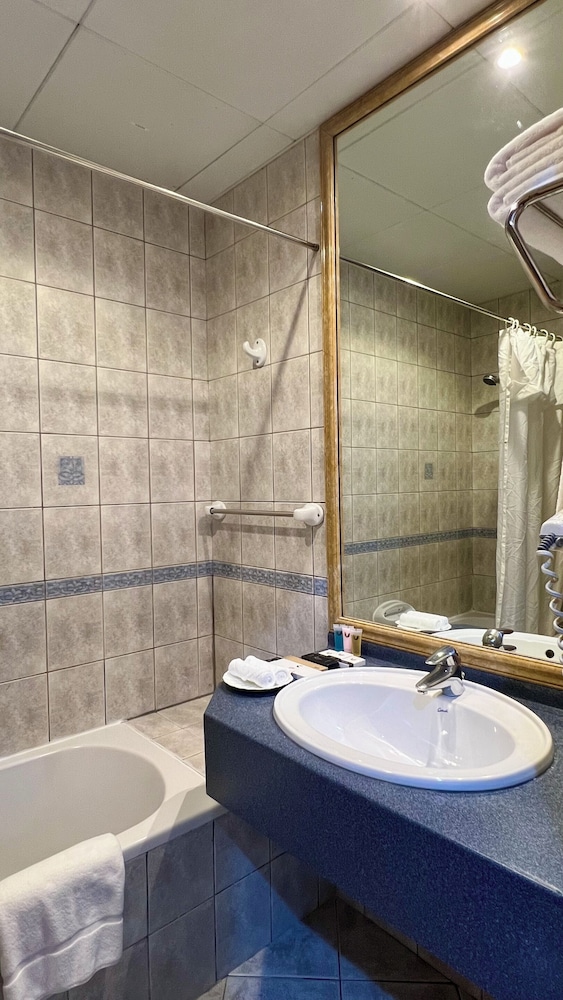 Uptown Hotel Apartments Abu Dhabi 15