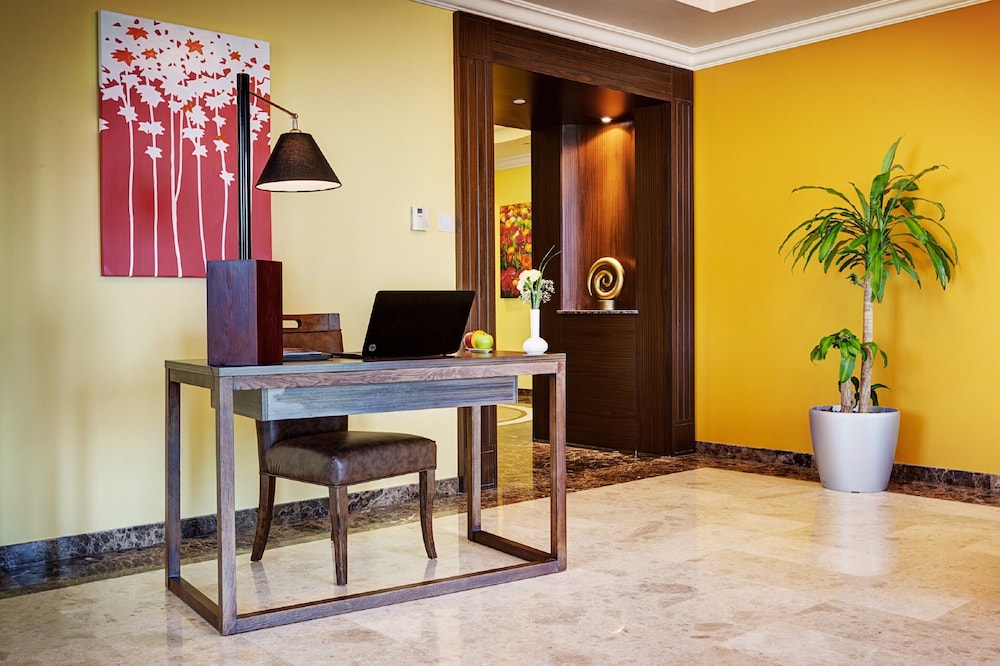 Abidos Hotel Apartment, Dubailand 13