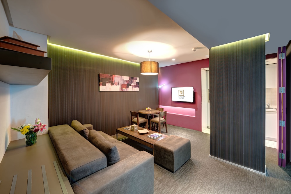 72 Hotel 16