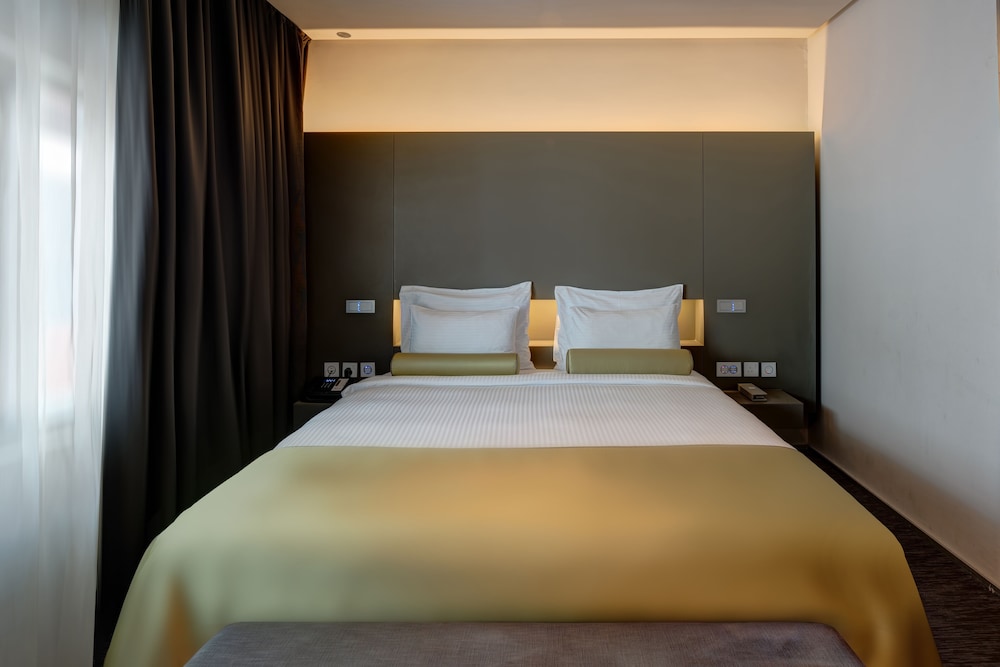 72 Hotel 14