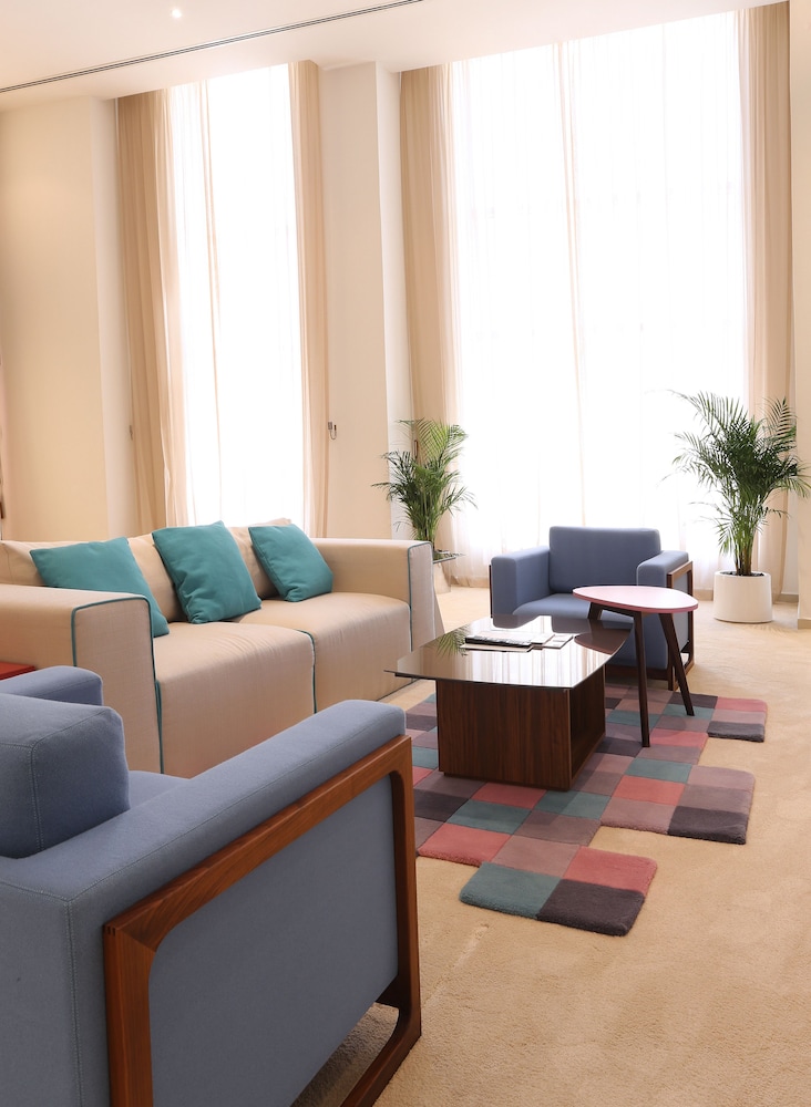 Ramada Hotel & Suites by Wyndham Dubai JBR 18