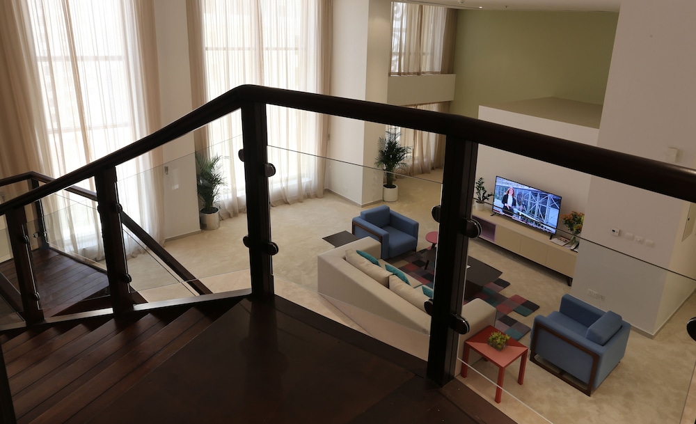 Ramada Hotel & Suites by Wyndham Dubai JBR 13