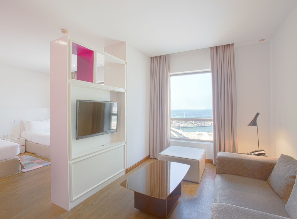 Ramada Hotel & Suites by Wyndham Dubai JBR 20