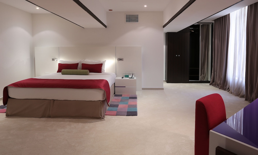 Ramada Hotel & Suites by Wyndham Dubai JBR 16