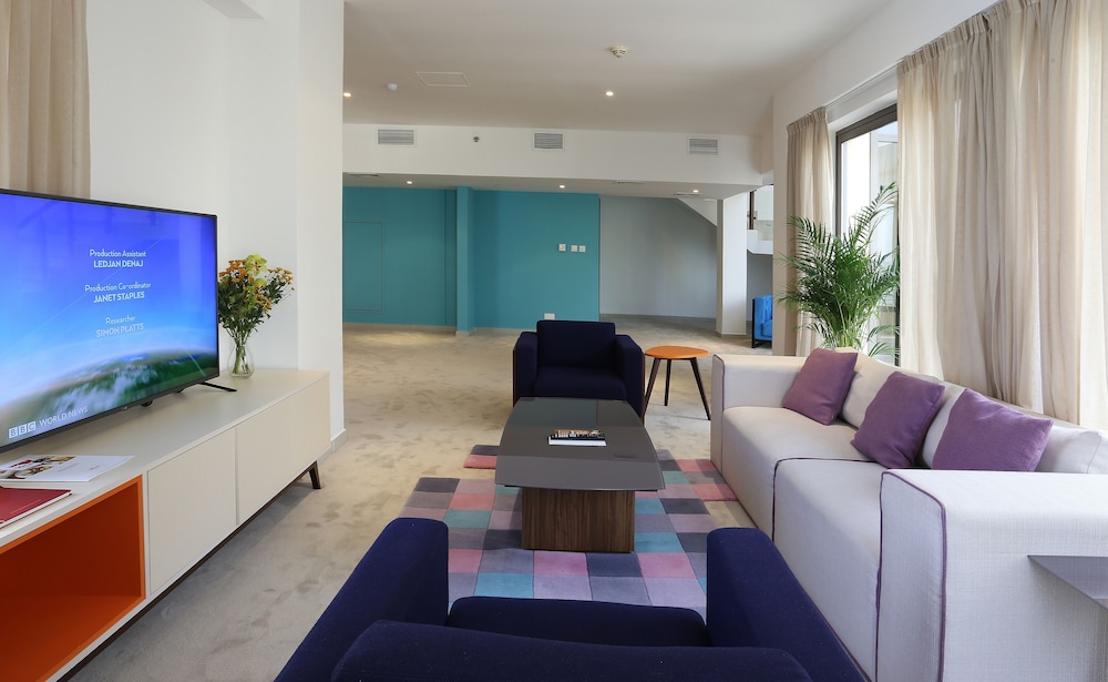 Ramada Hotel & Suites by Wyndham Dubai JBR 9