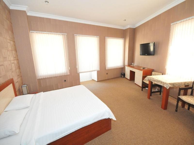 Kichik Gala Hotel 24