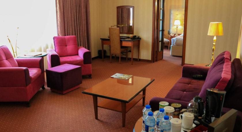 Grand Hotel Europe 18