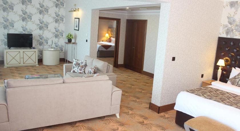 Grand Hotel Europe 21