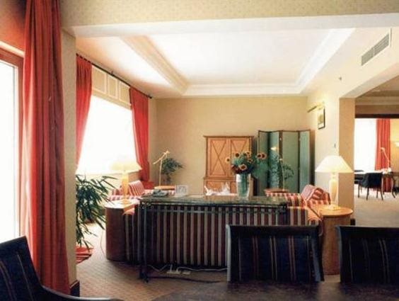 Grand Hotel Europe 3