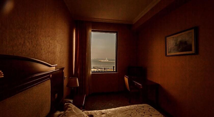 Crown Baku 15