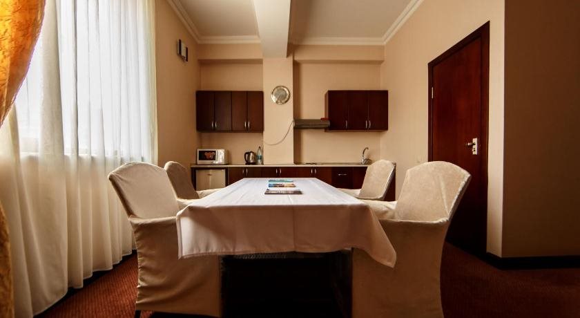 Crown Baku 23