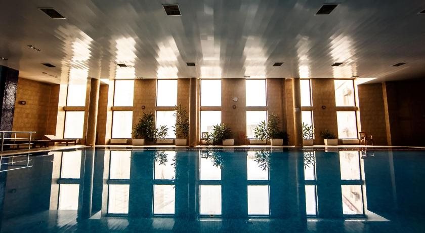 Crown Baku 3