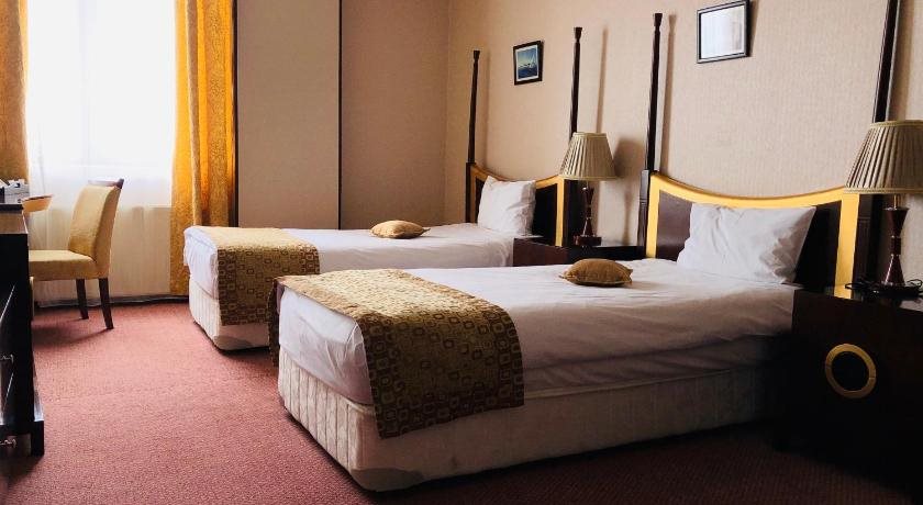 Crown Baku 4