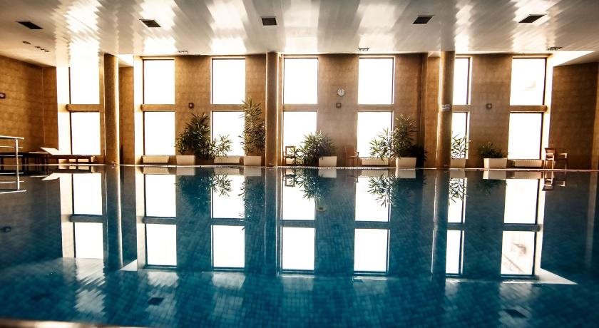 Crown Baku 6