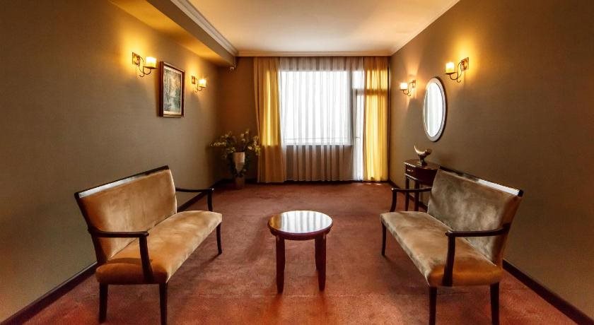 Crown Baku 7
