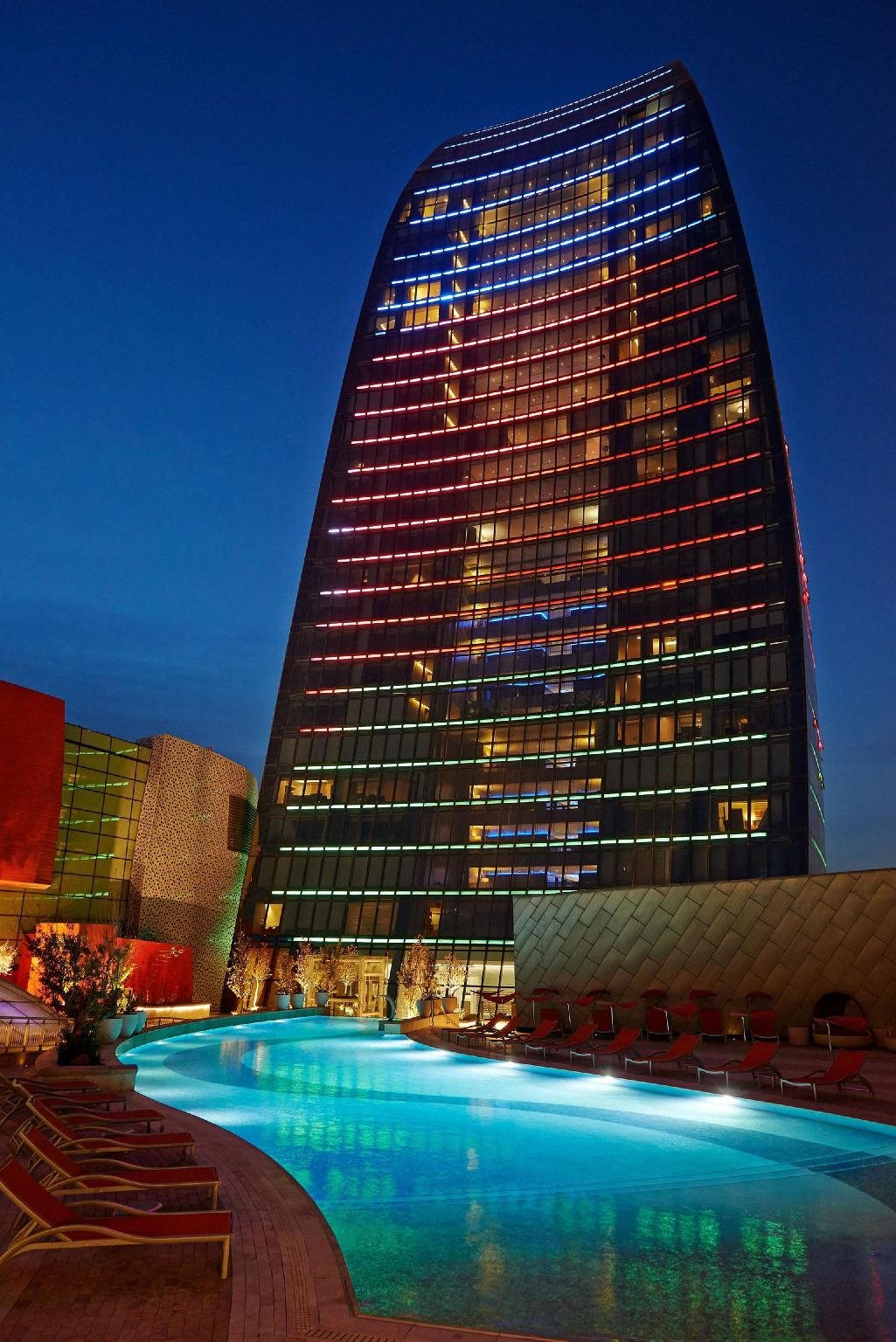 Fairmont Baku - Flame Towers 12
