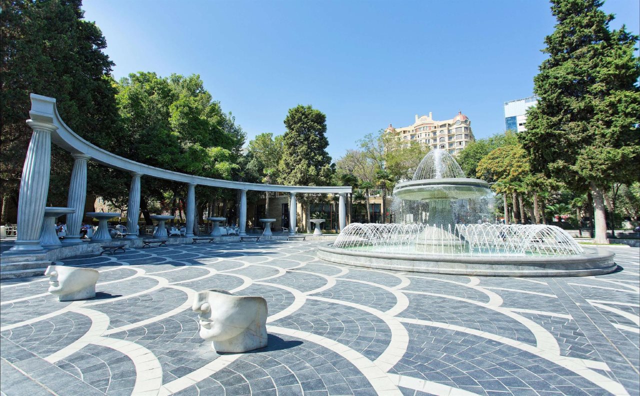 Fairmont Baku - Flame Towers 5