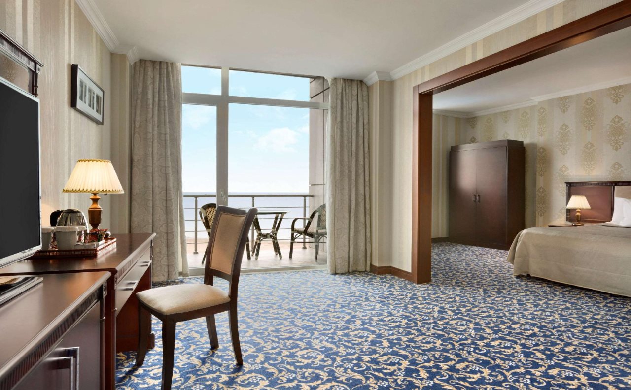 Ramada by Wyndham Baku 11