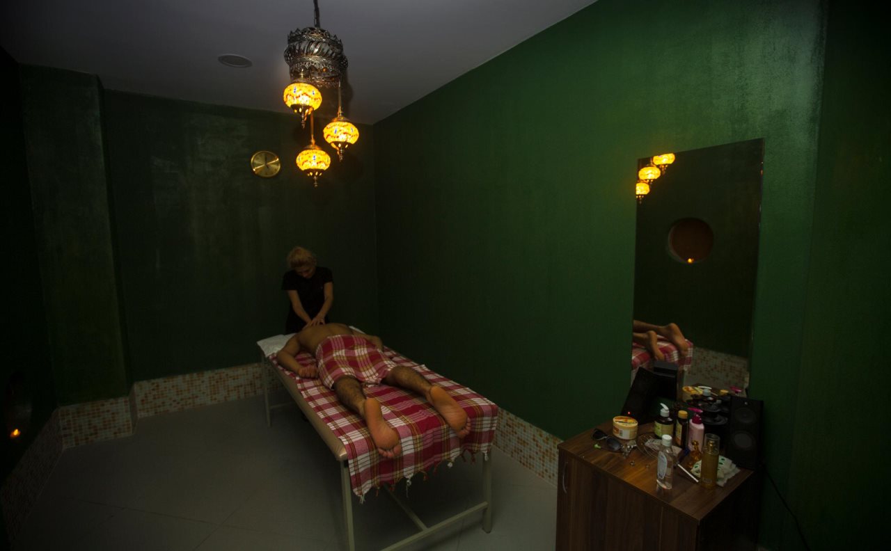 Amber Hotel 11