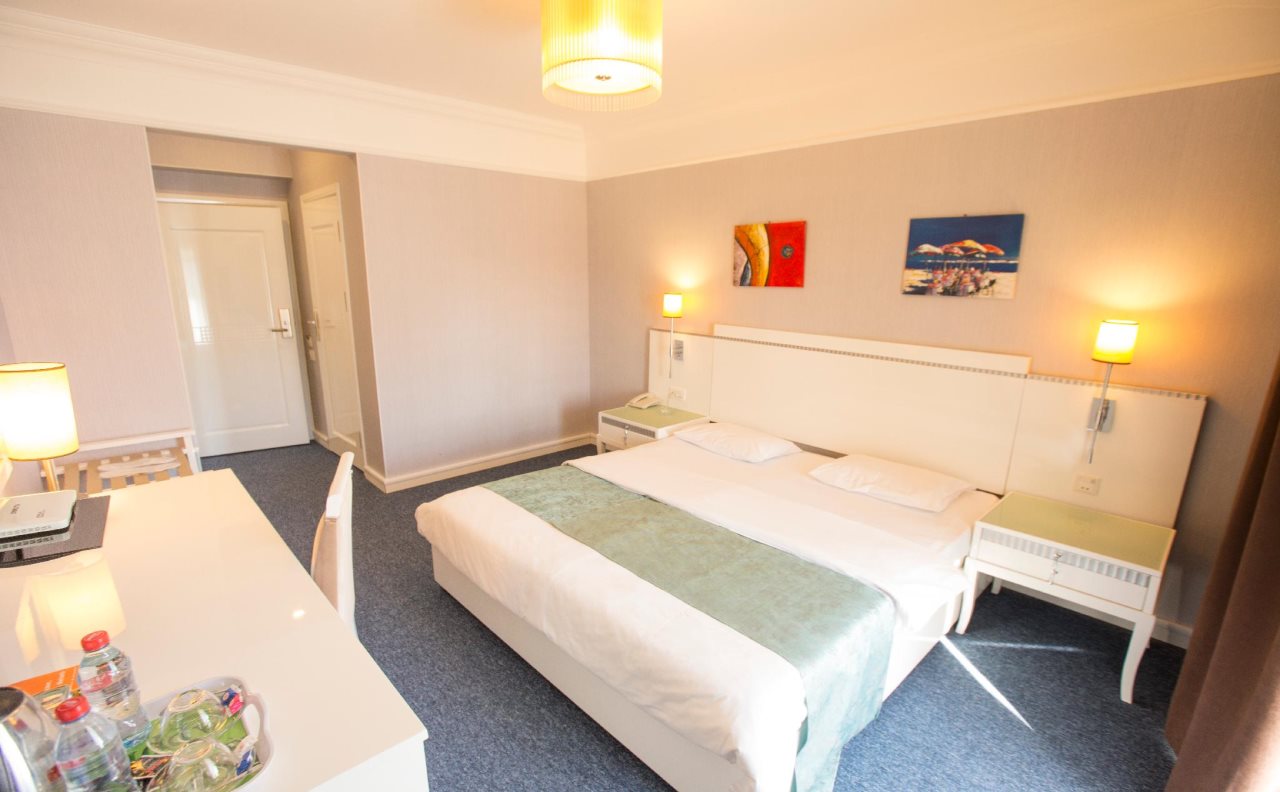 Amber Hotel 12