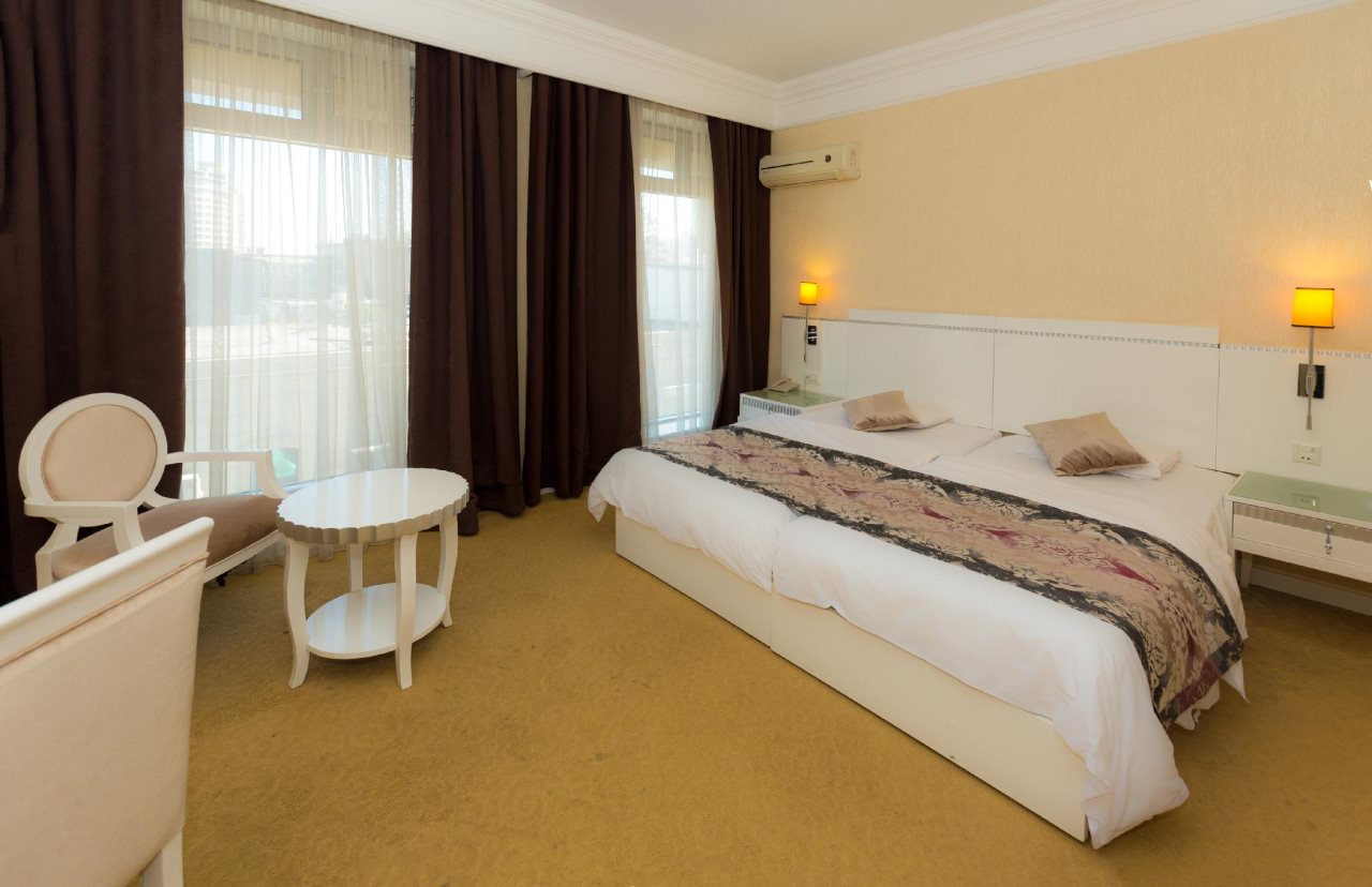Amber Hotel 16