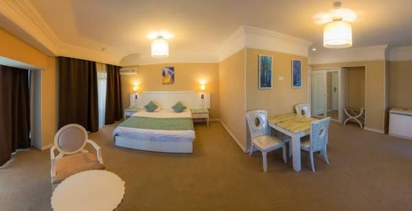 Amber Hotel 19