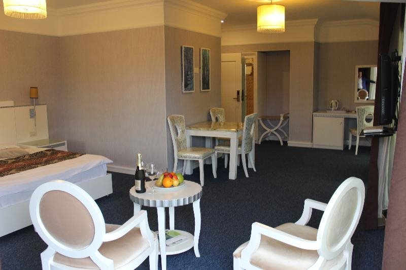 Amber Hotel 22