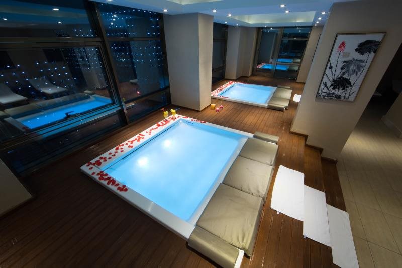 Qafqaz Baku City Hotel & Residences 16