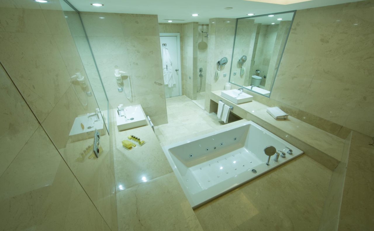Qafqaz Baku City Hotel & Residences 7