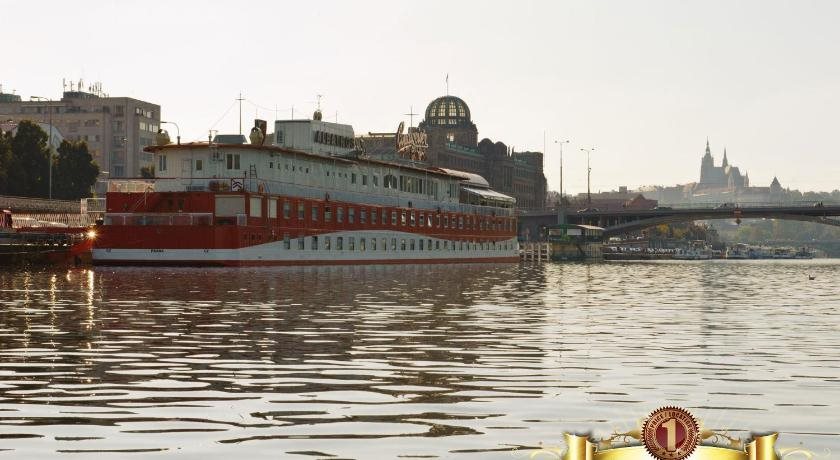 Botel Albatros 10