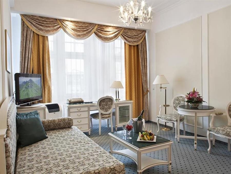 Hotel Ambassador Zlatá Husa 11