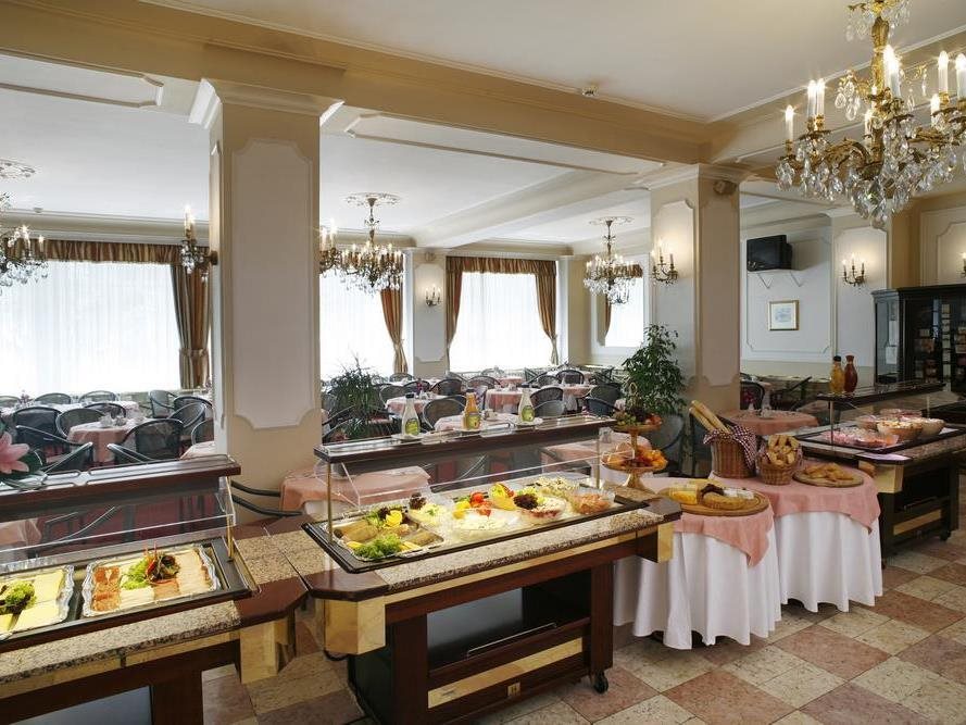 Hotel Ambassador Zlatá Husa 16