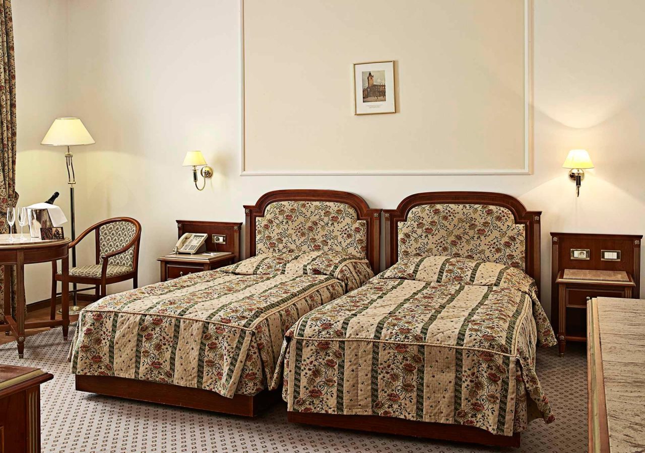 Hotel Ambassador Zlatá Husa 2