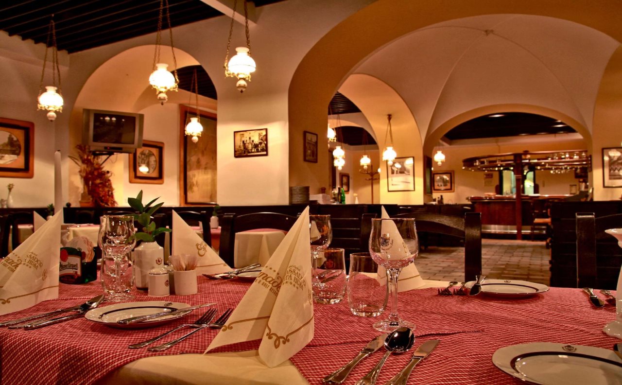 Hotel Ambassador Zlatá Husa 6