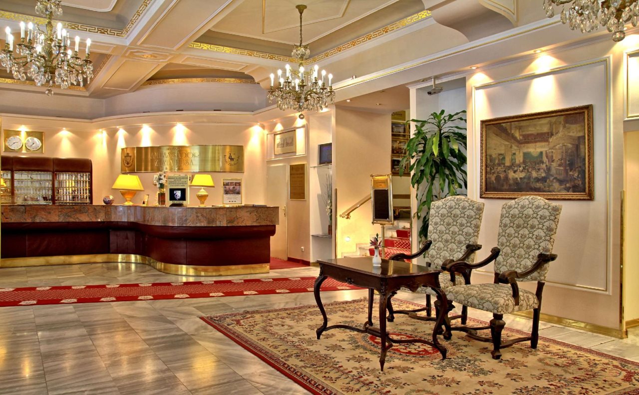 Hotel Ambassador Zlatá Husa 8