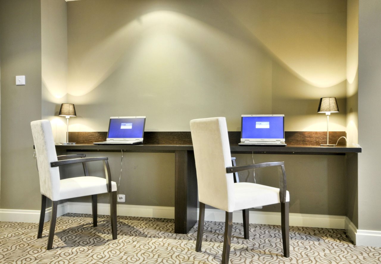 Grand Hotel Prague Towers 5