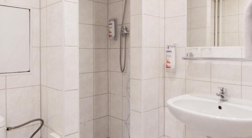 Hotel Globus 9