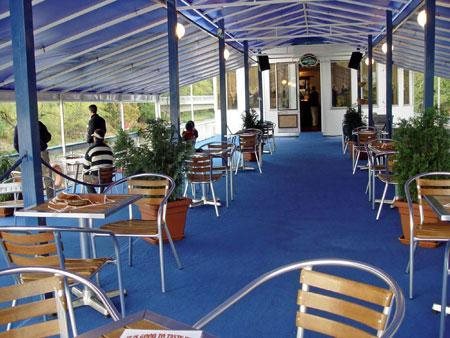 Botel Racek 2
