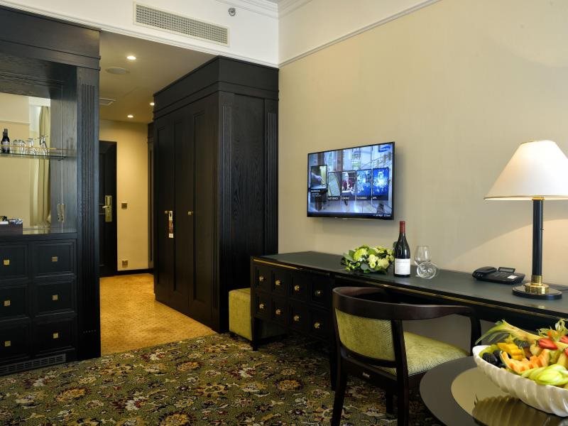 Hotel Savoy Prague 4