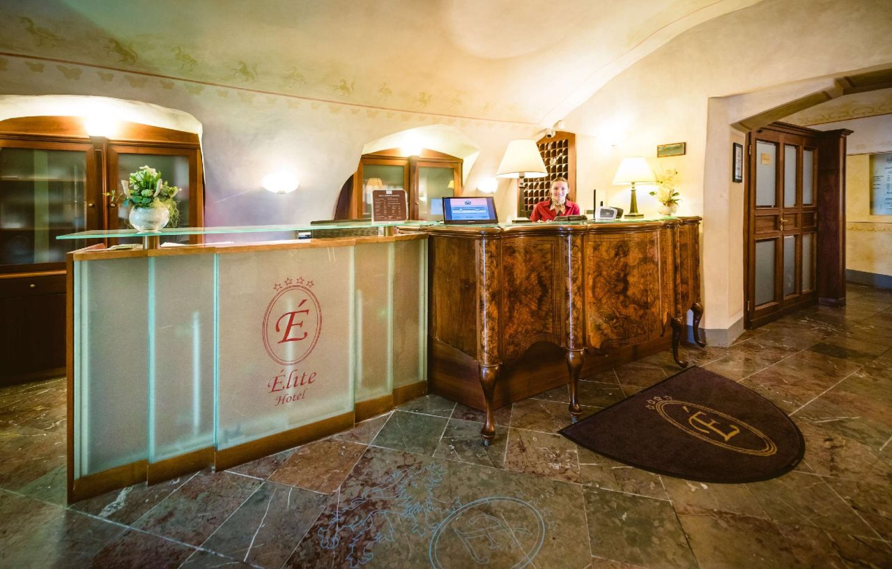 Elite Hotel 7