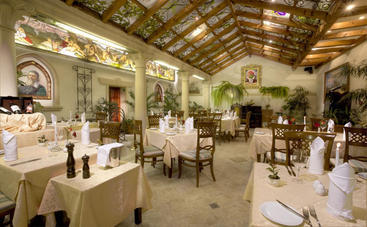 Green Garden Hotel 9