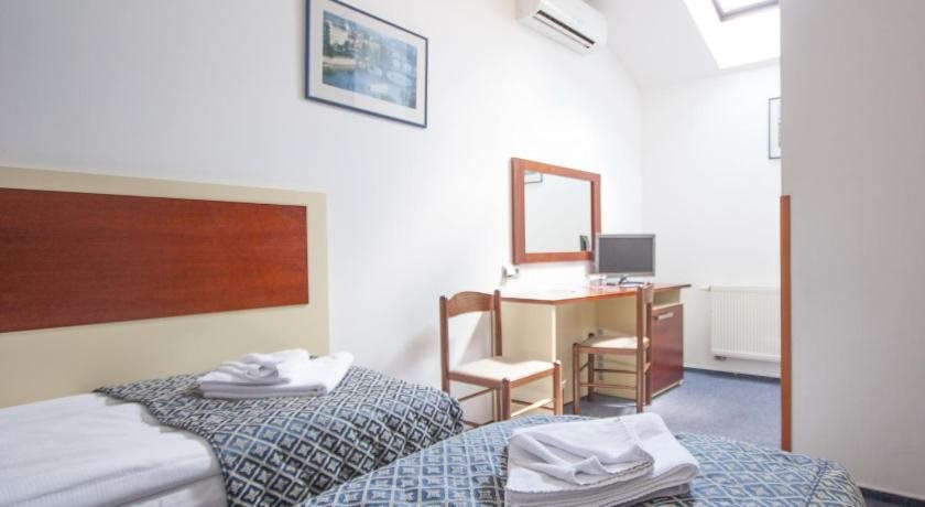 Hotel Atos 14