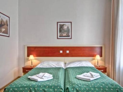 Hotel Atos 18