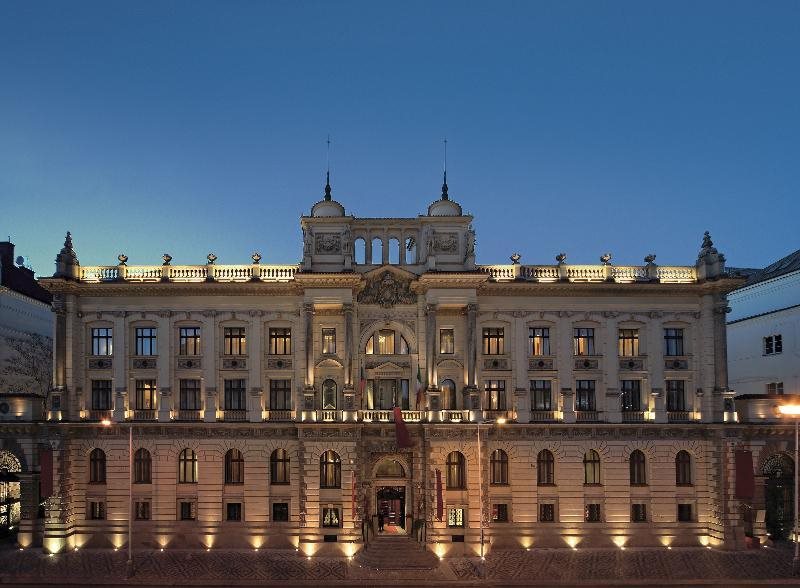 NH Collection Prague Carlo IV 23
