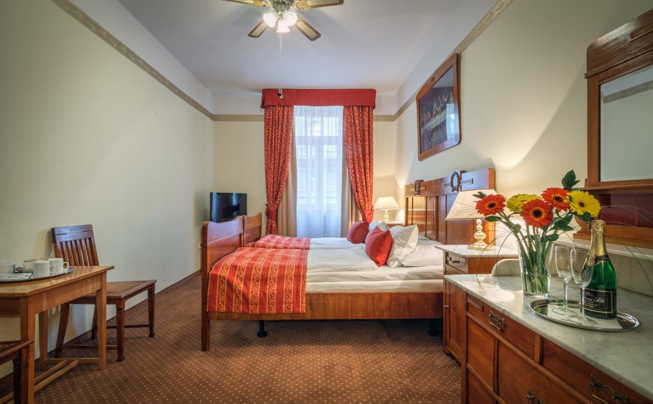 Hotel Mucha 13