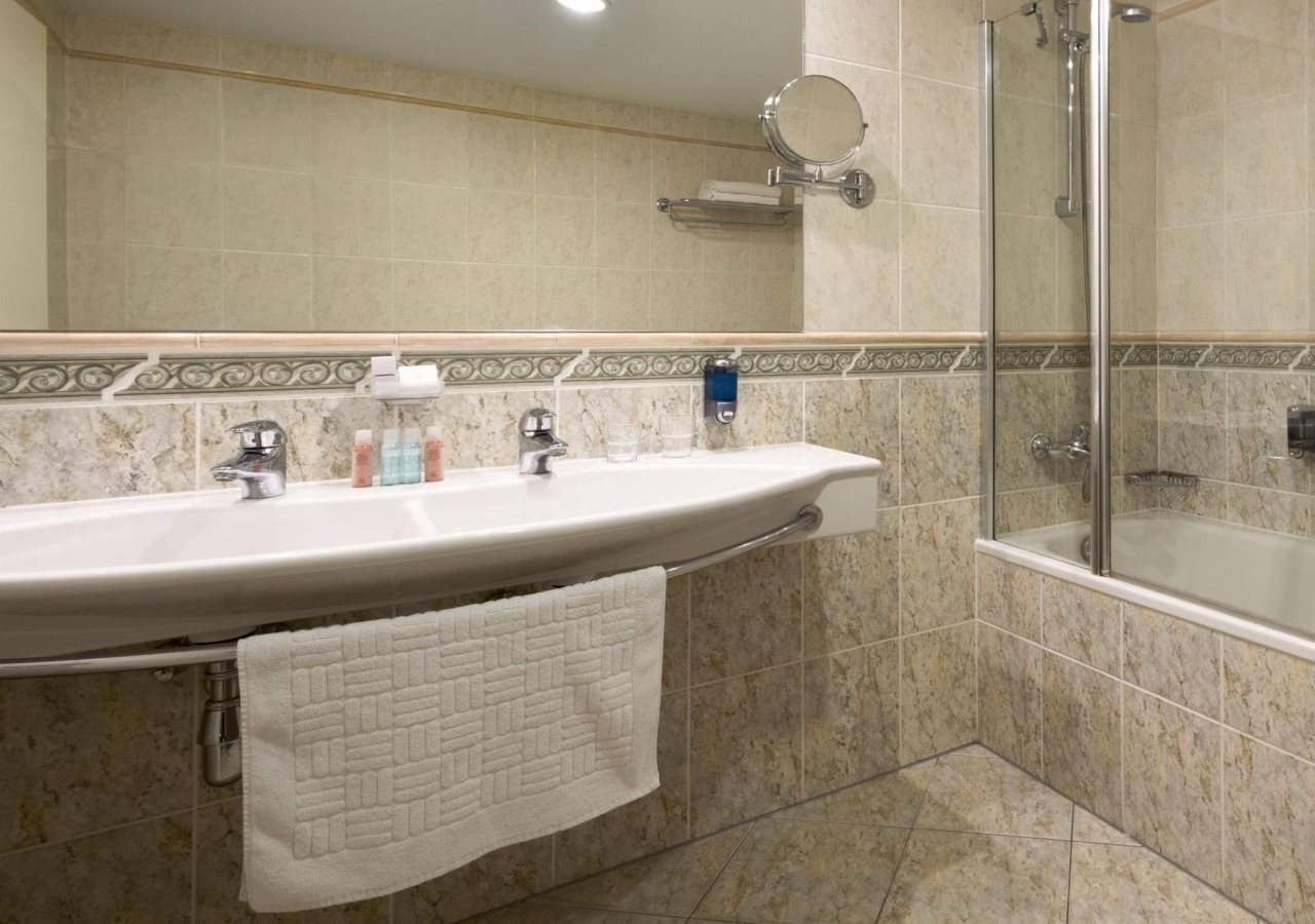 Ramada by Wyndham Prague City Centre 18