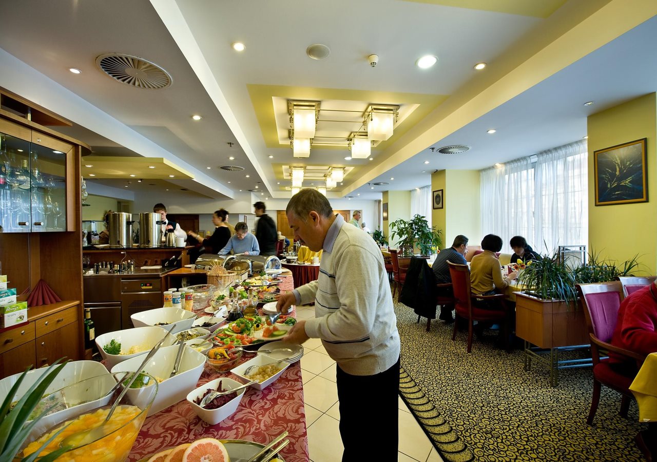 Ramada by Wyndham Prague City Centre 20