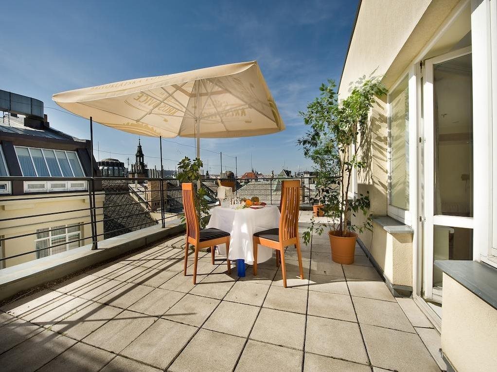 Ramada by Wyndham Prague City Centre 22