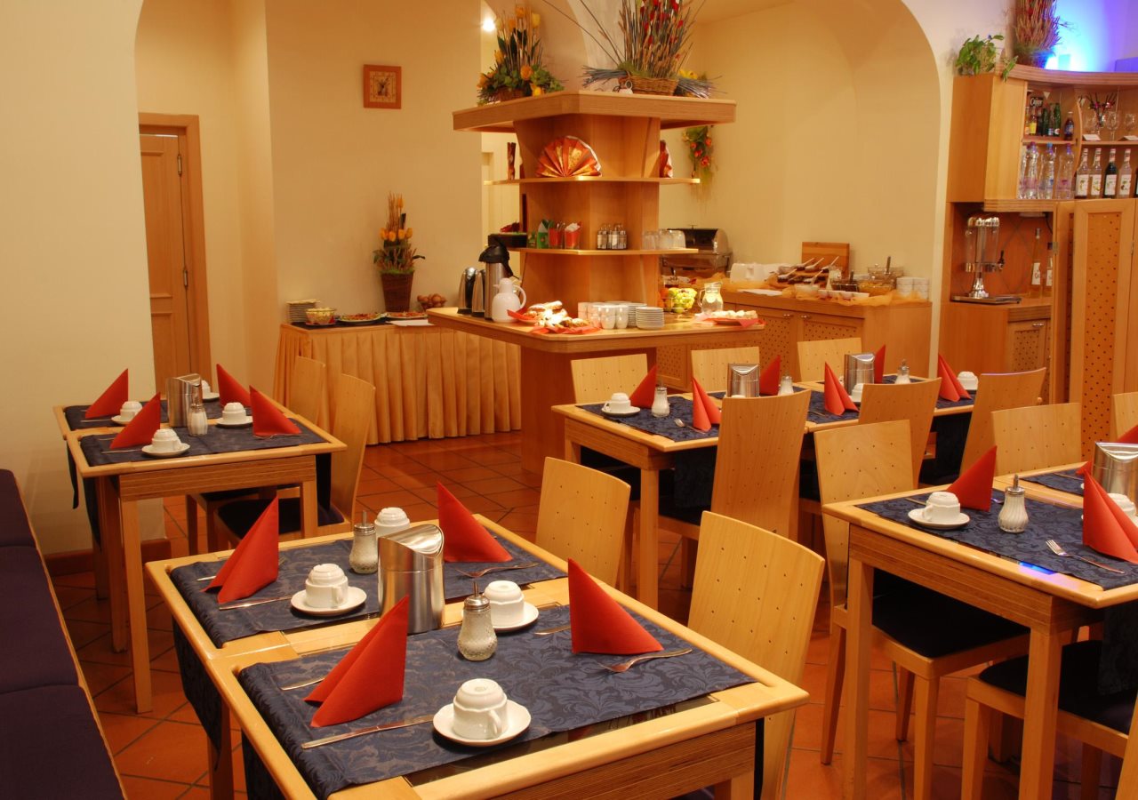 EA Hotel Tosca 13