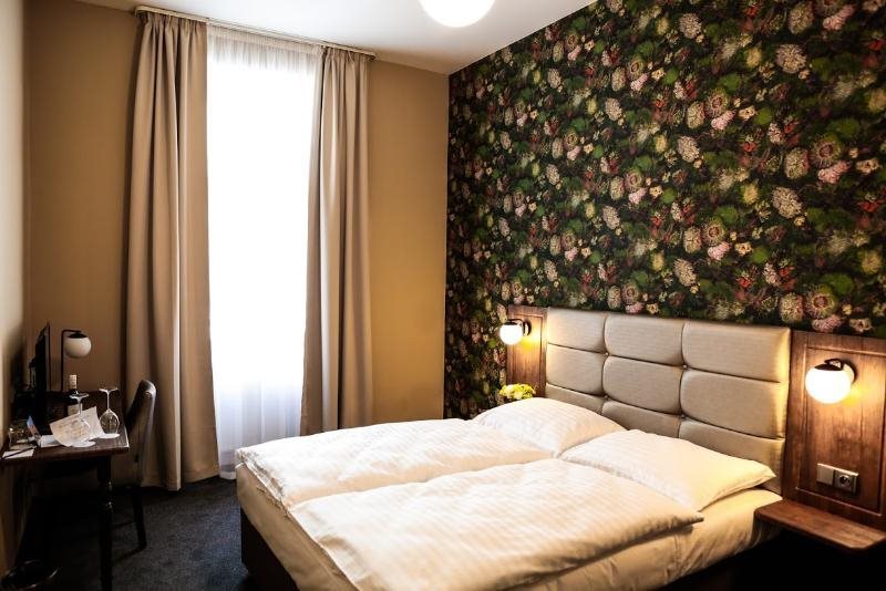 EA Hotel Victoria 19